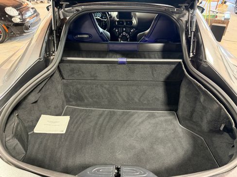Used 2019 Aston Martin V8 Vantage Coupe RWD image 23