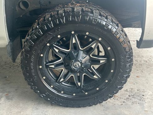 Used 2015 Chevrolet Silverado 1500 LT image 24