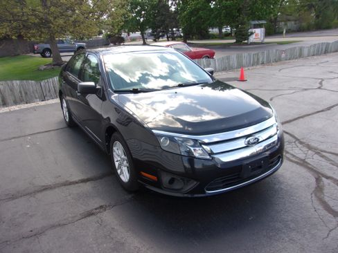 Used 2011 Ford Fusion S FWD image 2