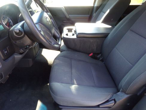 Used 2013 Nissan Titan 2WD Crew Cab SV image 12