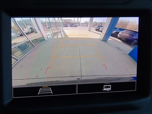 Used 2022 Chevrolet Silverado 1500 Custom image 3