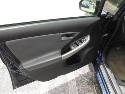 Used 2013 Toyota Prius Three Hatchback 4D FWD image 9