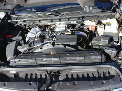 Used 2023 Chevrolet Silverado 3500 High Country image 11