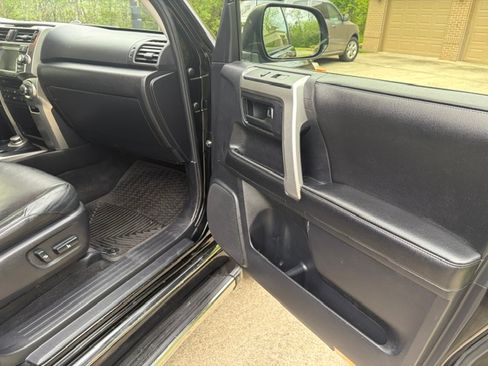 Used 2013 Toyota 4Runner 4WD image 9