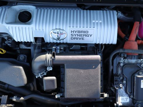 Used 2014 Toyota Prius V Five Wagon 4D FWD image 24