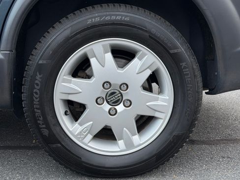 Used 2005 Volvo XC70 image 29