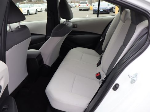 Used 2022 Toyota Corolla LE image 13