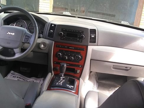 Used 2007 Jeep Grand Cherokee Limited image 11