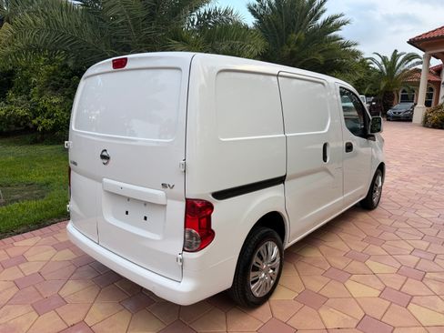 Used 2019 Nissan NV200 SV Van 4D FWD image 3