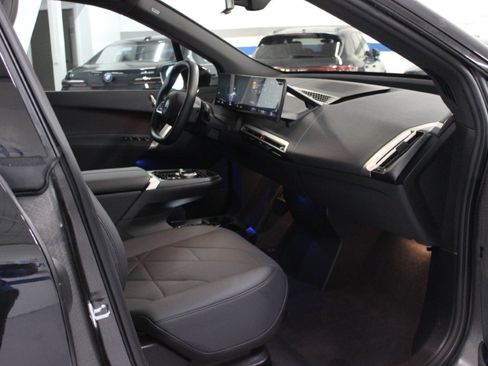 Used 2024 BMW iX xDrive50 AWD/4WD image 37
