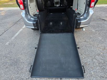 Used 2014 Dodge Grand Caravan SE