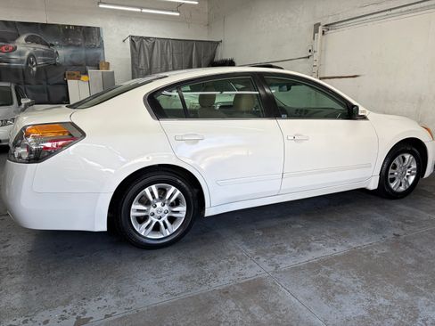 Used 2012 Nissan Altima Sedan FWD image 6