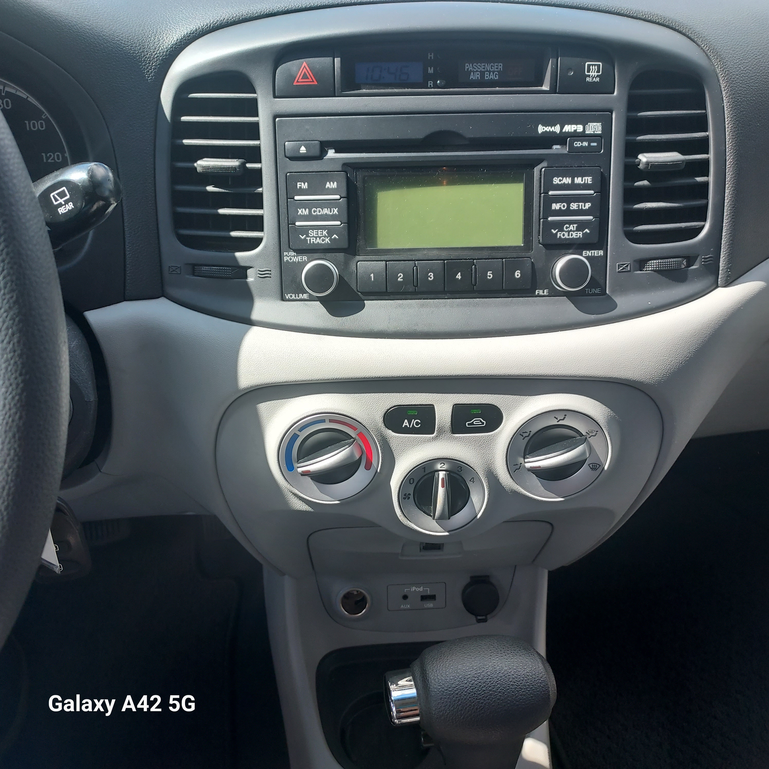 Used 2010 Hyundai Accent Hatchback FWD image 9