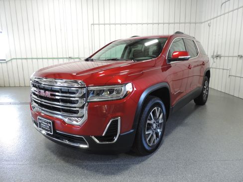 Used 2023 GMC Acadia SLE image 1