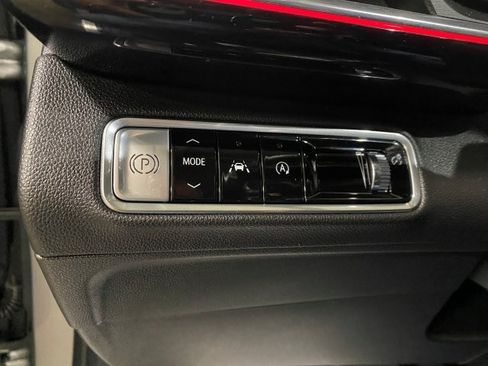 Used 2024 Buick Envision AWD Preferred image 18