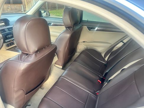 Used 2013 Mercedes-Benz C 250 image 38