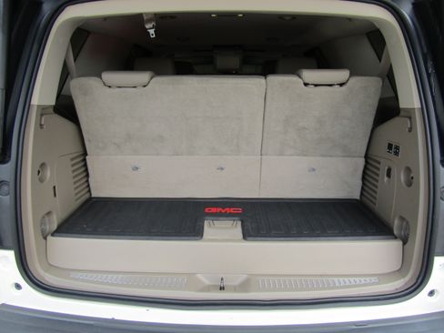Used 2015 GMC Yukon SLT image 12