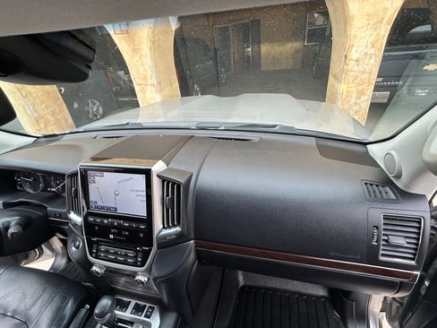 Used 2019 Toyota Land Cruiser AWD/4WD image 10