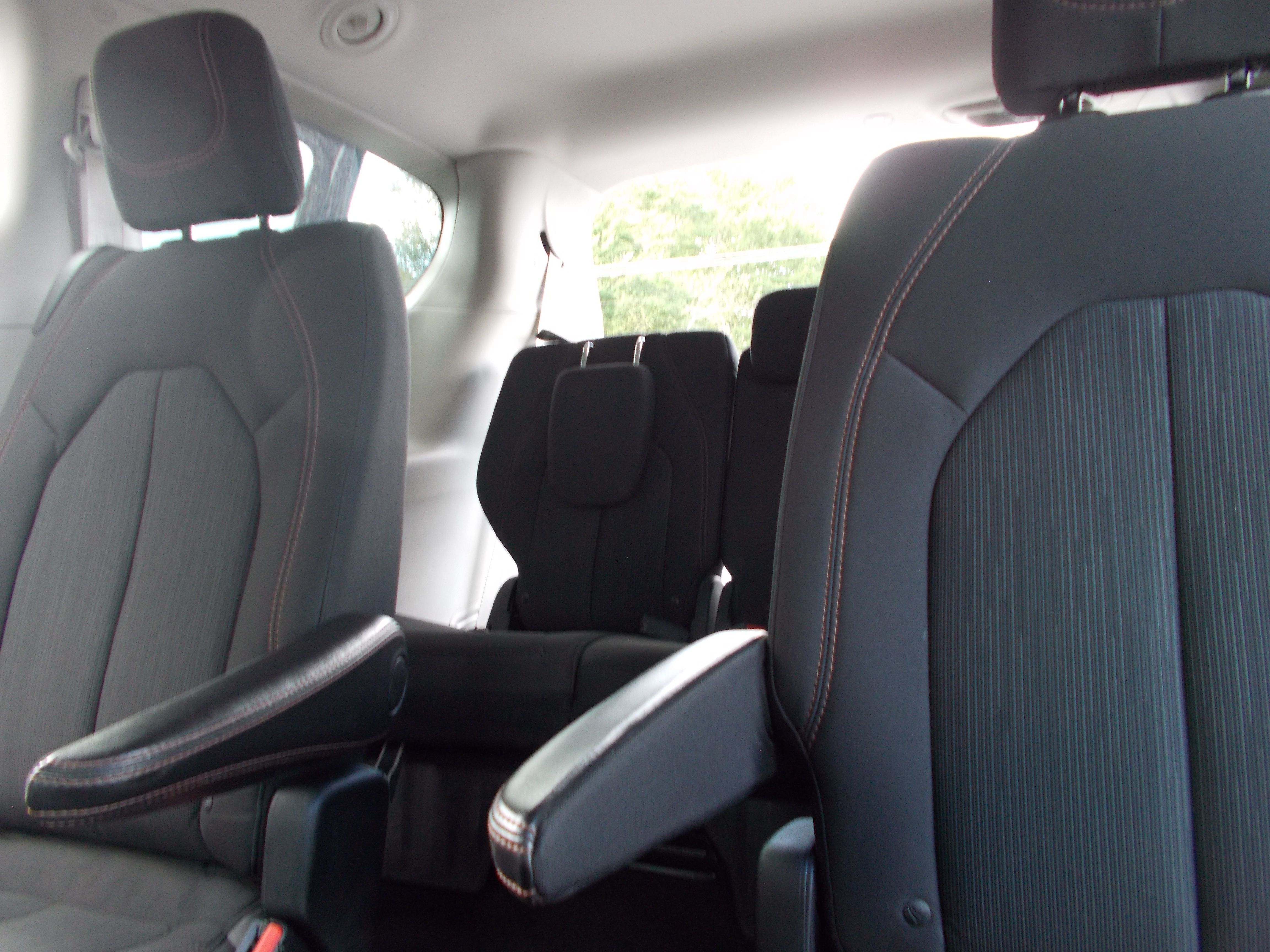 Used 2018 Chrysler Pacifica Touring Plus FWD image 15