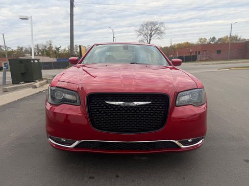 Used 2016 Chrysler 300 S image 2