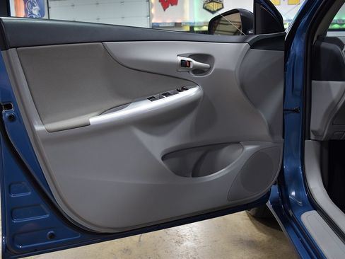 Used 2013 Toyota Corolla LE image 26