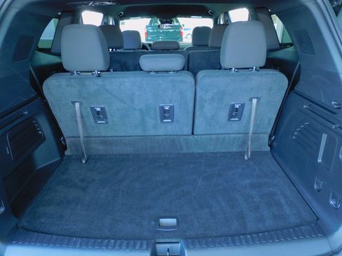 Used 2025 GMC Acadia Elevation image 20