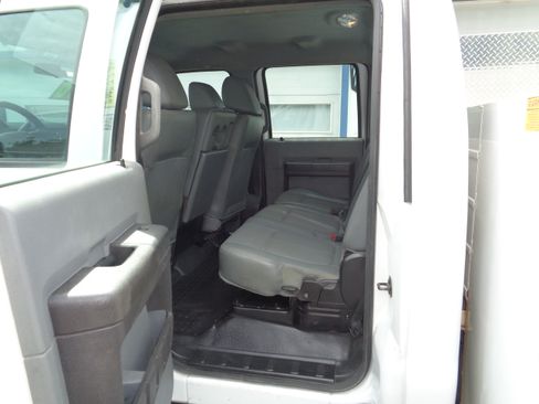 Used 2015 Ford F550 2WD Crew Cab Super Duty image 6