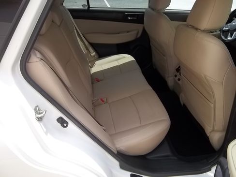 Used 2016 Subaru Outback 2.5i Limited AWD/4WD image 27