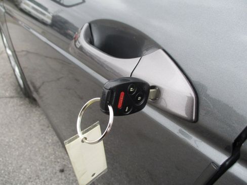 Used 2010 Honda Accord EX-L image 10