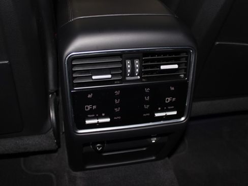 Used 2020 Porsche Cayenne Turbo Coupe AWD/4WD image 31