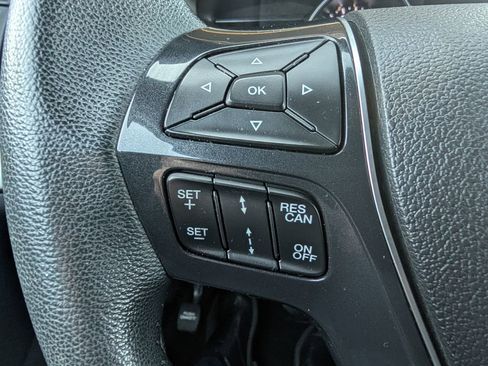 Used 2018 Ford Explorer Limited image 17