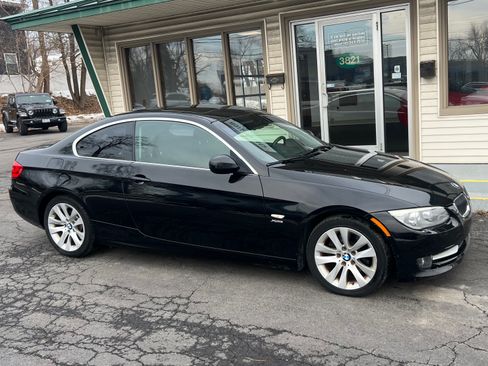 Used 2011 BMW 328i xDrive image 2
