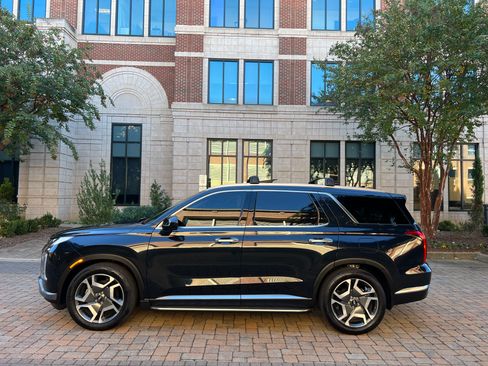 Used 2023 Hyundai Palisade Limited image 4