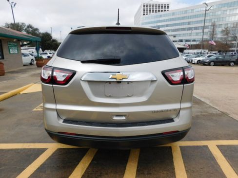 Used 2016 Chevrolet Traverse LT image 6