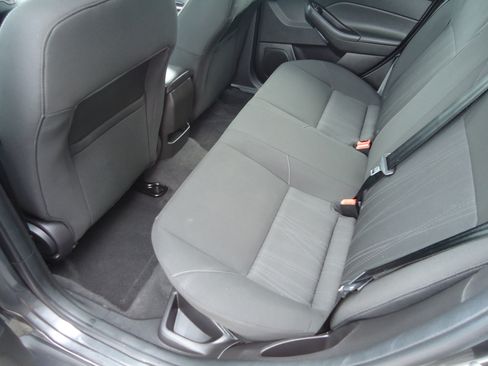Used 2015 Ford Focus SE image 11