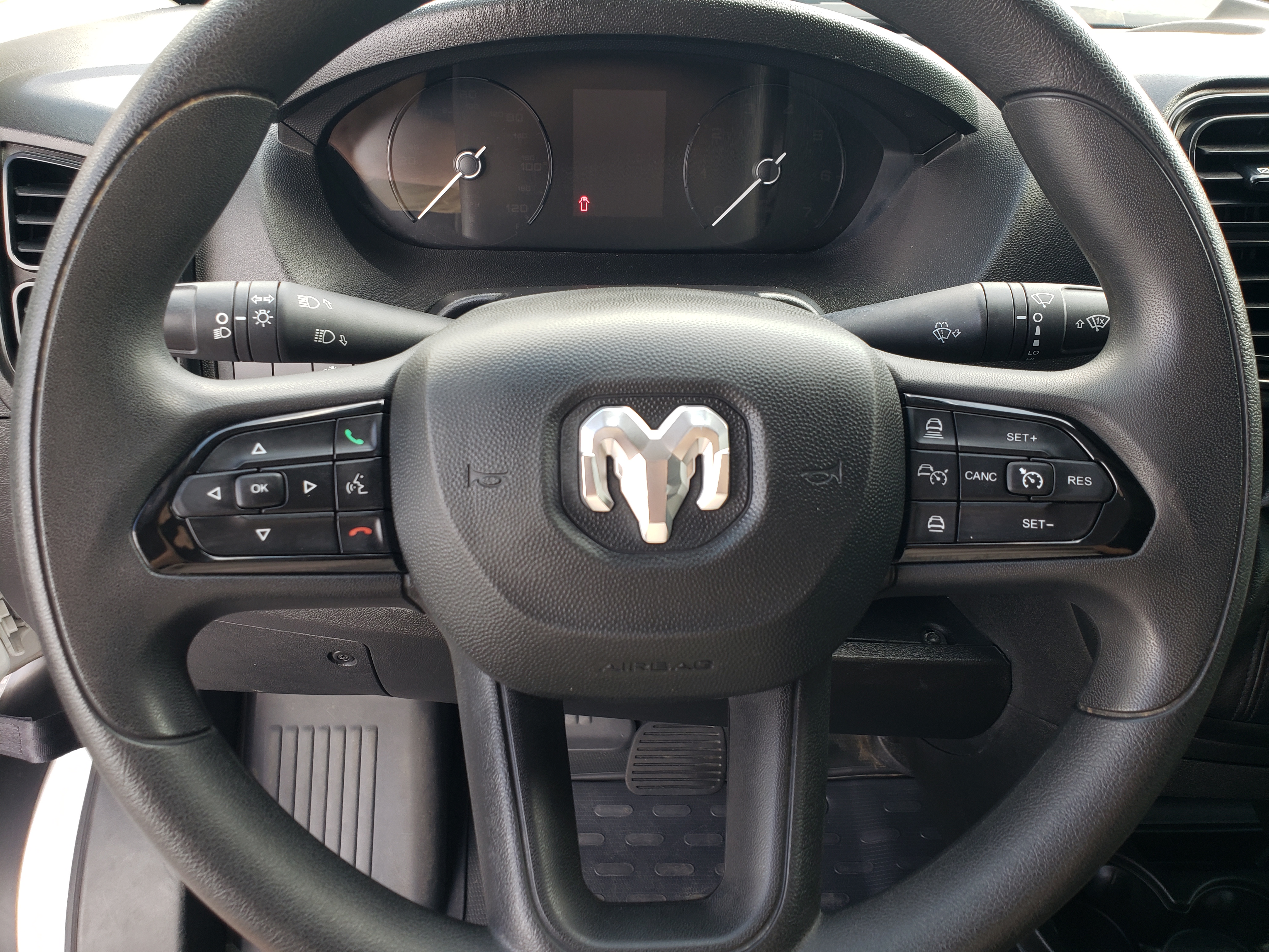 Used 2025 RAM ProMaster 2500 136 FWD image 14