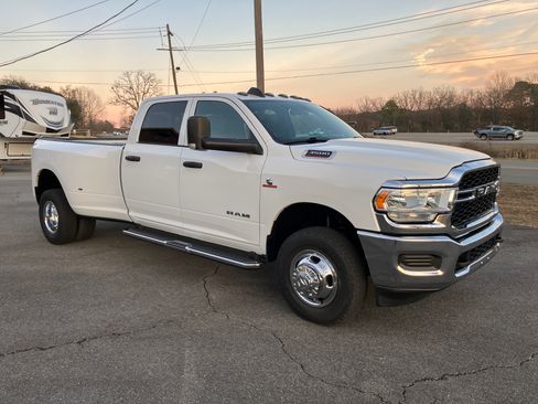 Used 2021 RAM 3500 Tradesman image 3