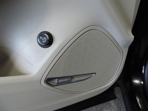 Used 2023 Buick Envision Avenir image 37