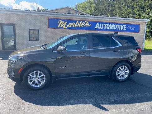 Used 2023 Chevrolet Equinox LT image 2