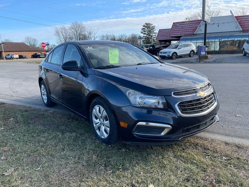 Used 2016 Chevrolet Cruze LS image 6