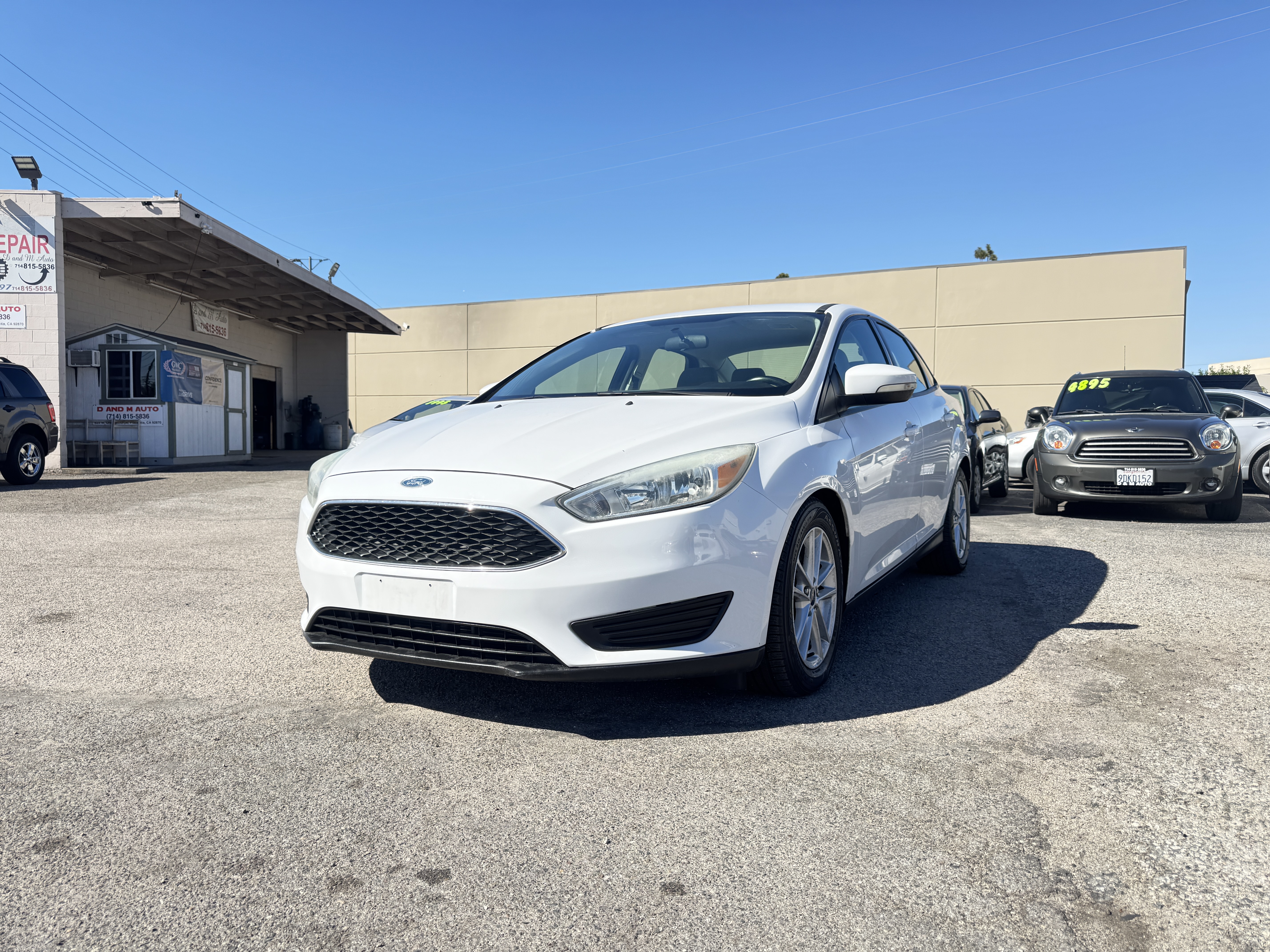 Used 2016 Ford Focus SE Sedan FWD image 2