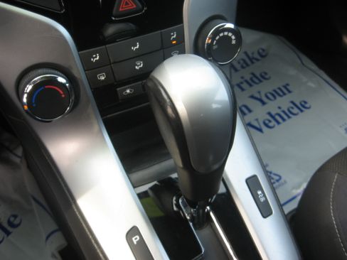 Used 2014 Chevrolet Cruze Eco image 12