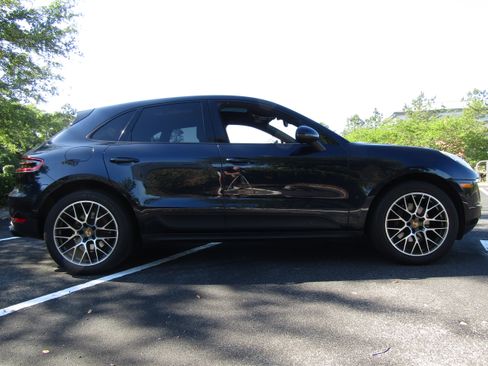 Used 2018 Porsche Macan Sport Edition AWD/4WD image 6