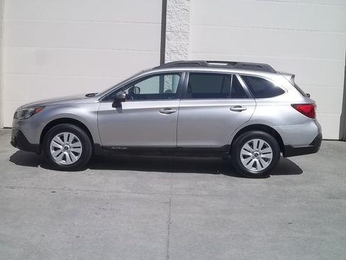 Used 2018 Subaru Outback 2.5i Premium AWD/4WD image 7