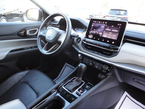 Used 2022 Jeep Compass Limited image 22