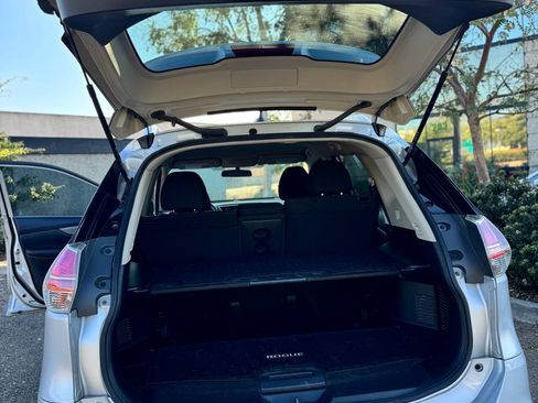 Used 2015 Nissan Rogue SV image 5