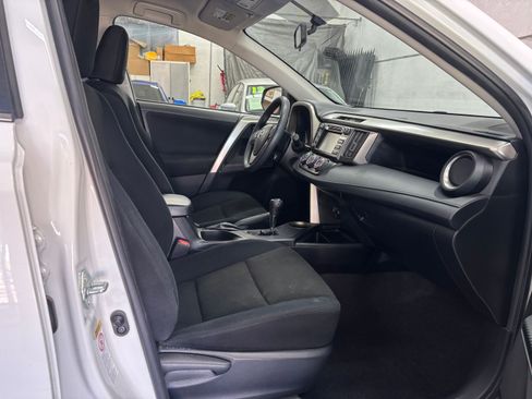 Used 2015 Toyota RAV4 LE image 13