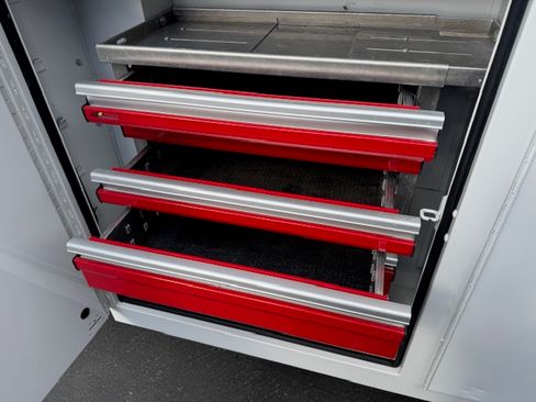 Used 2017 Chevrolet Express 3500 image 4