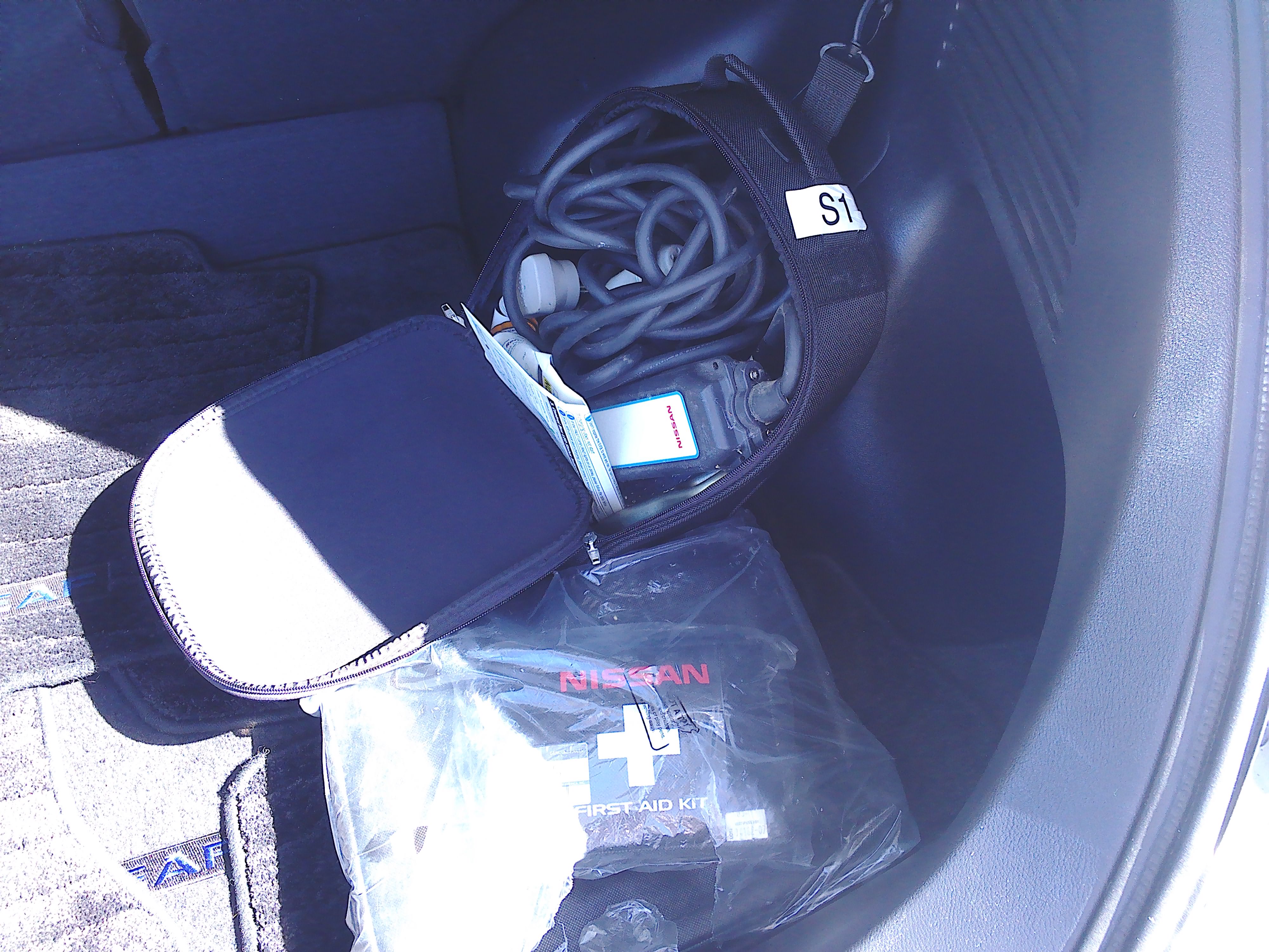 Used 2015 Nissan Leaf S FWD image 14