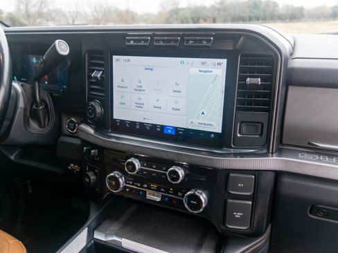 Used 2024 Ford F250 image 25